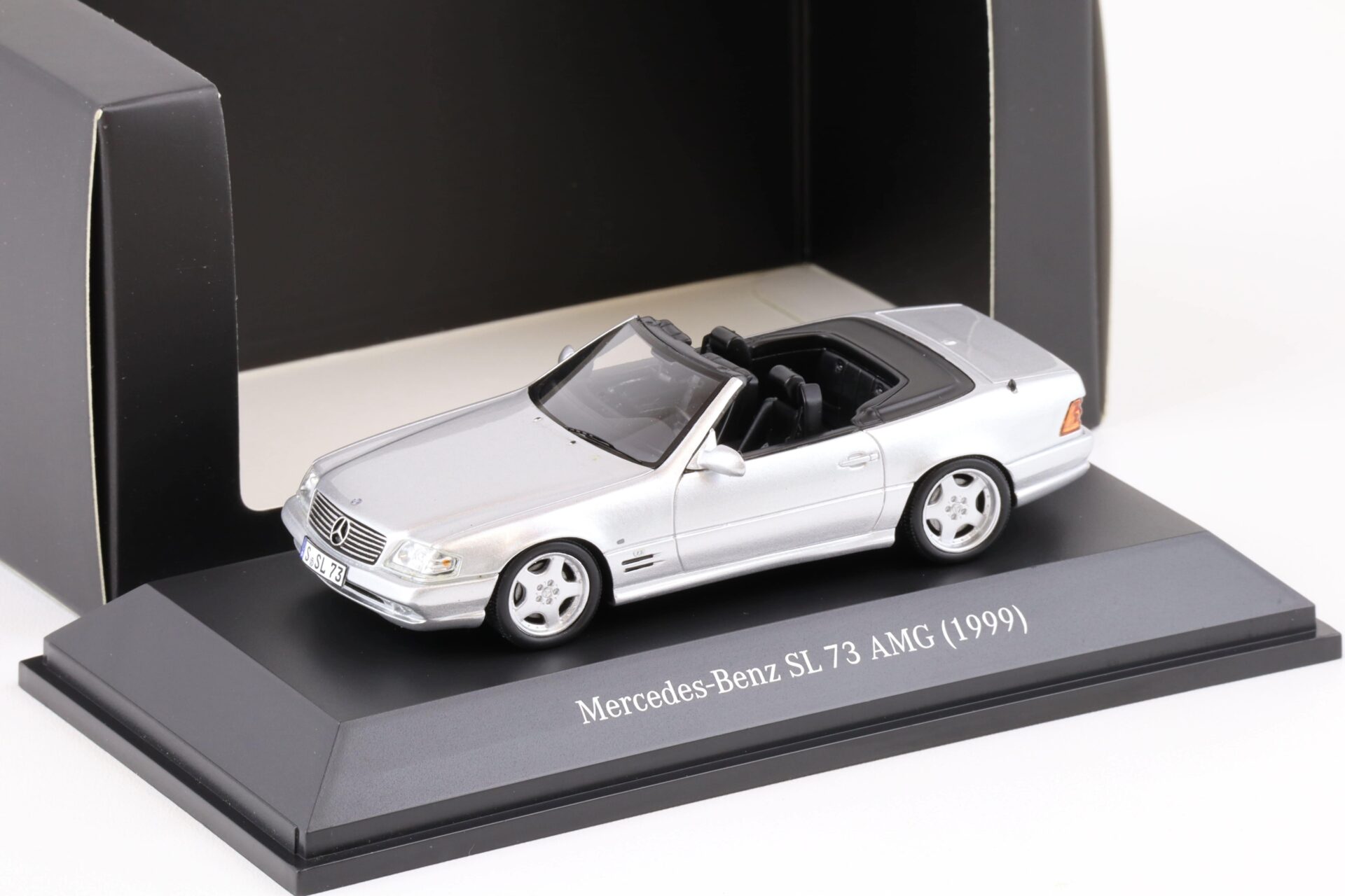 1:43 Spark Mercedes SL73 AMG R129 Convertible 1999 silver DEALER VERSION