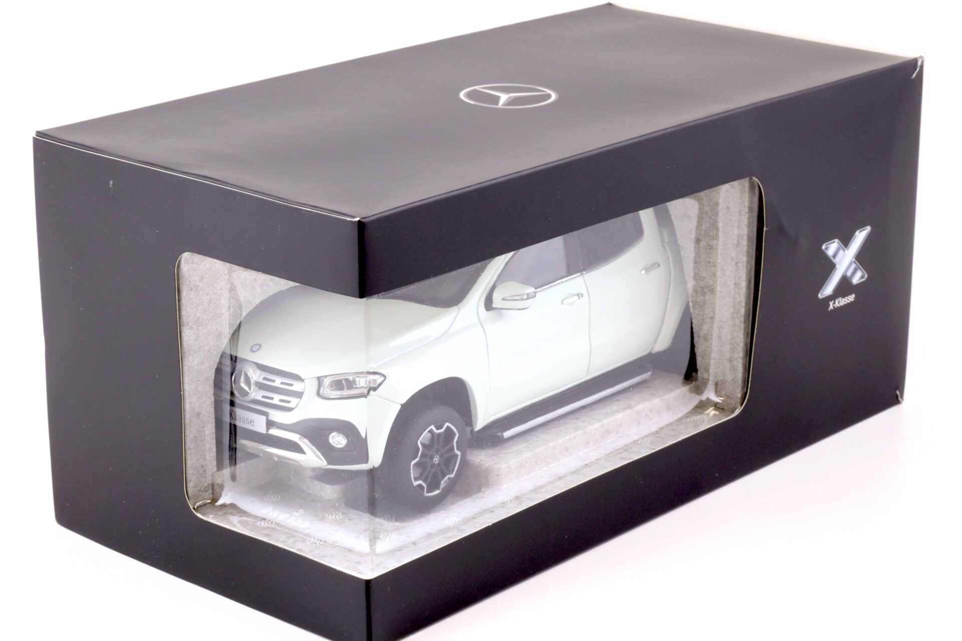 1:18 Norev Mercedes X-Klasse BR470 bering white DEALER VERSION