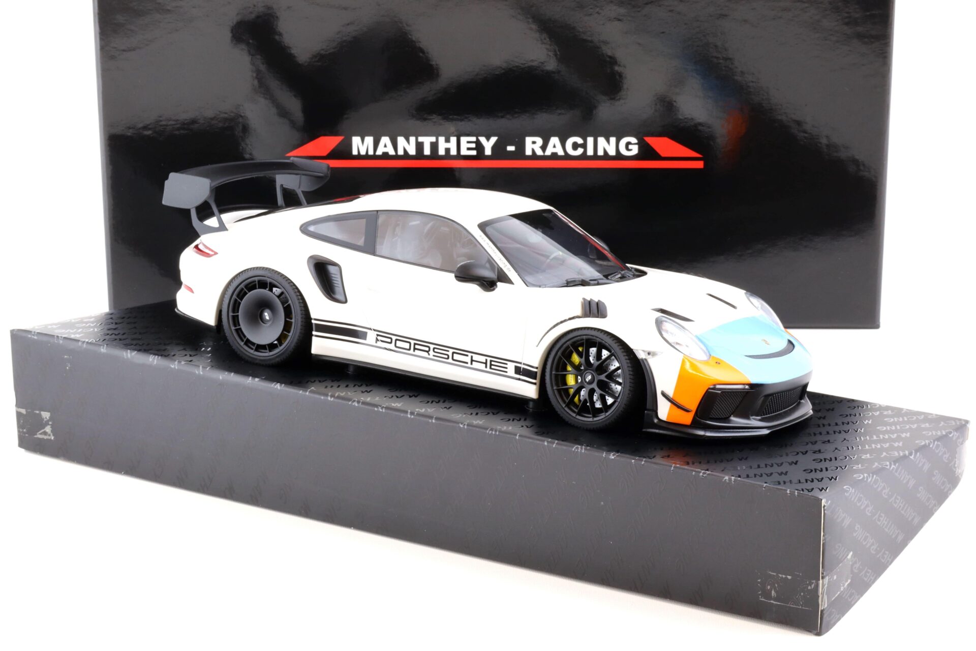 1:18 Minichamps Porsche 911 (991.2) GT3 RS MR white Manthey-Racing Special Box