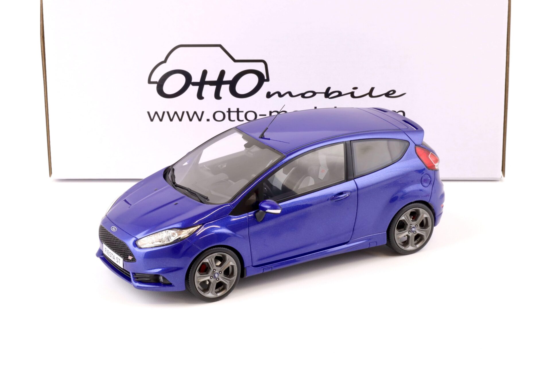 ID 73924 orig 1.jpg 1:18 OTTO mobile OT403 Ford Fiesta ST MK7 blue metallic 2016