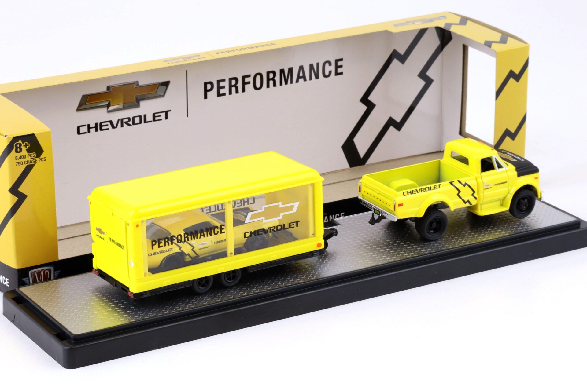 1:64 M2 Machines 1970 Chevrolet C60 Truck & 1970 Chevrolet Camaro Z/28 RS PERFORMANCE