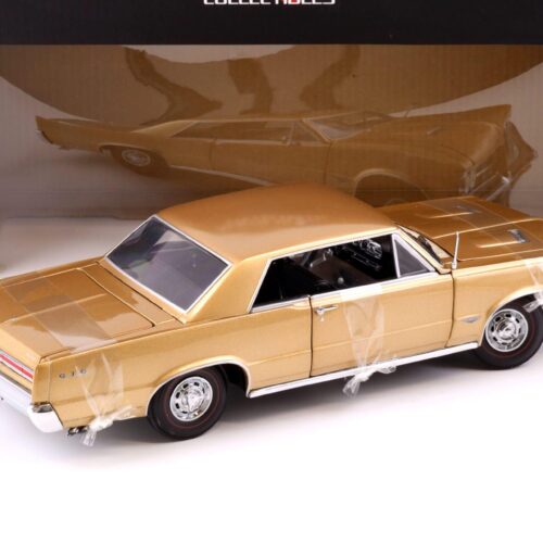 1:18 Sun Star 1964 Pontiac GTO saddle bronze - Image 3