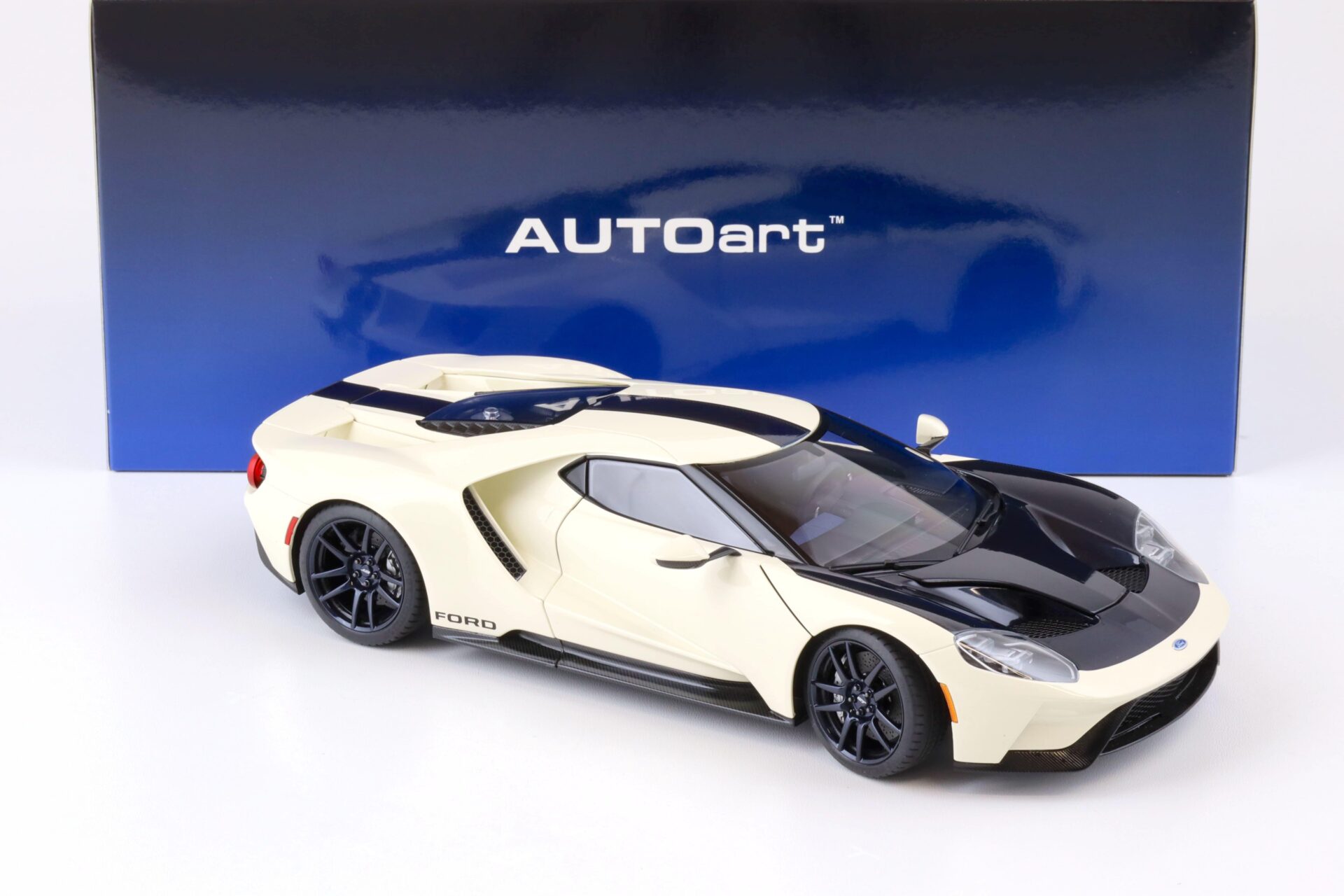 1:18 AUTOart Ford GT Â´64 Prototype Heritage Edition 2022 white/ blue 72926