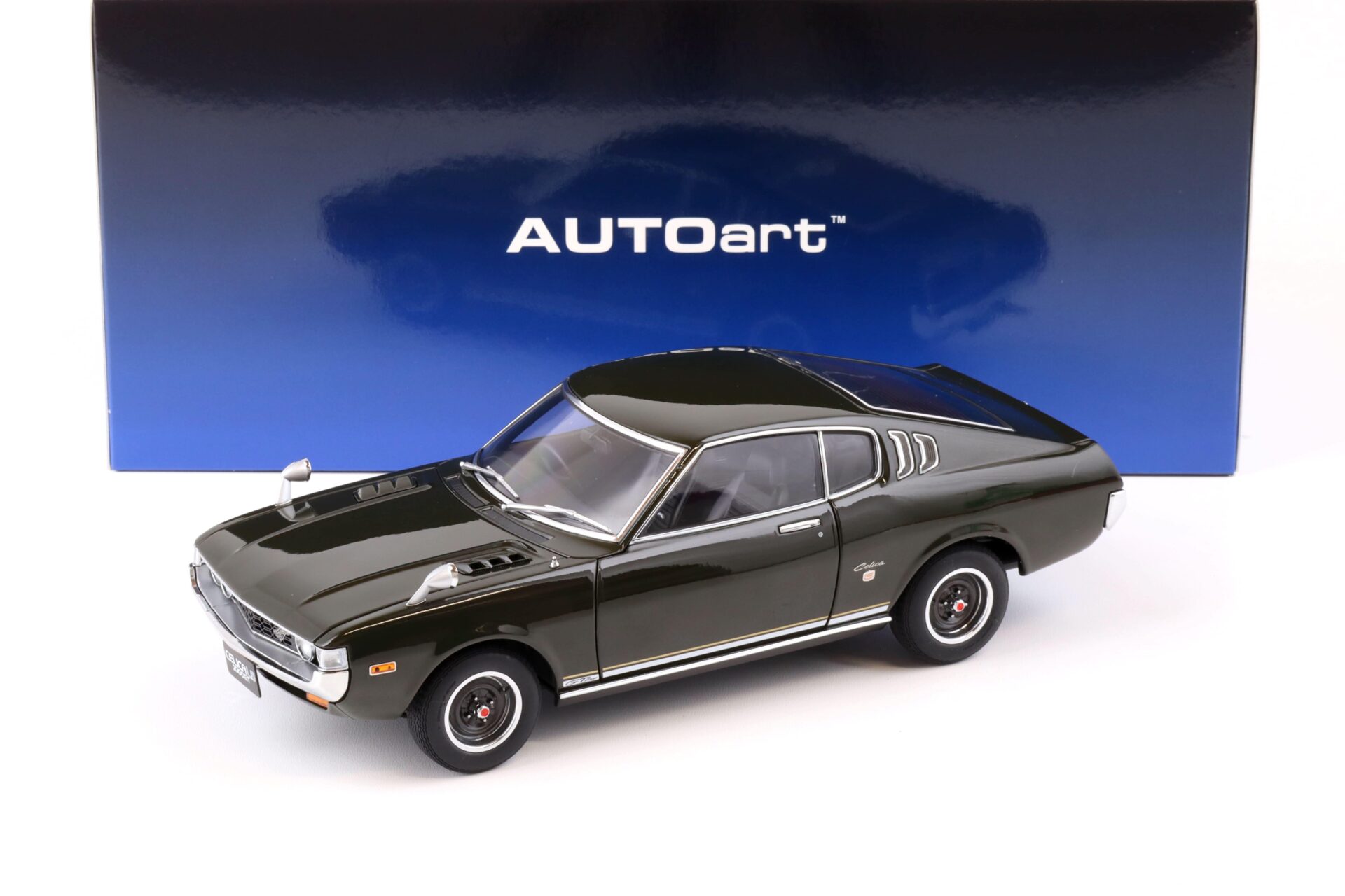 1:18 AUTOart Toyota Celica Liftback 2000 GT (RA25) 1973 moss green 78768