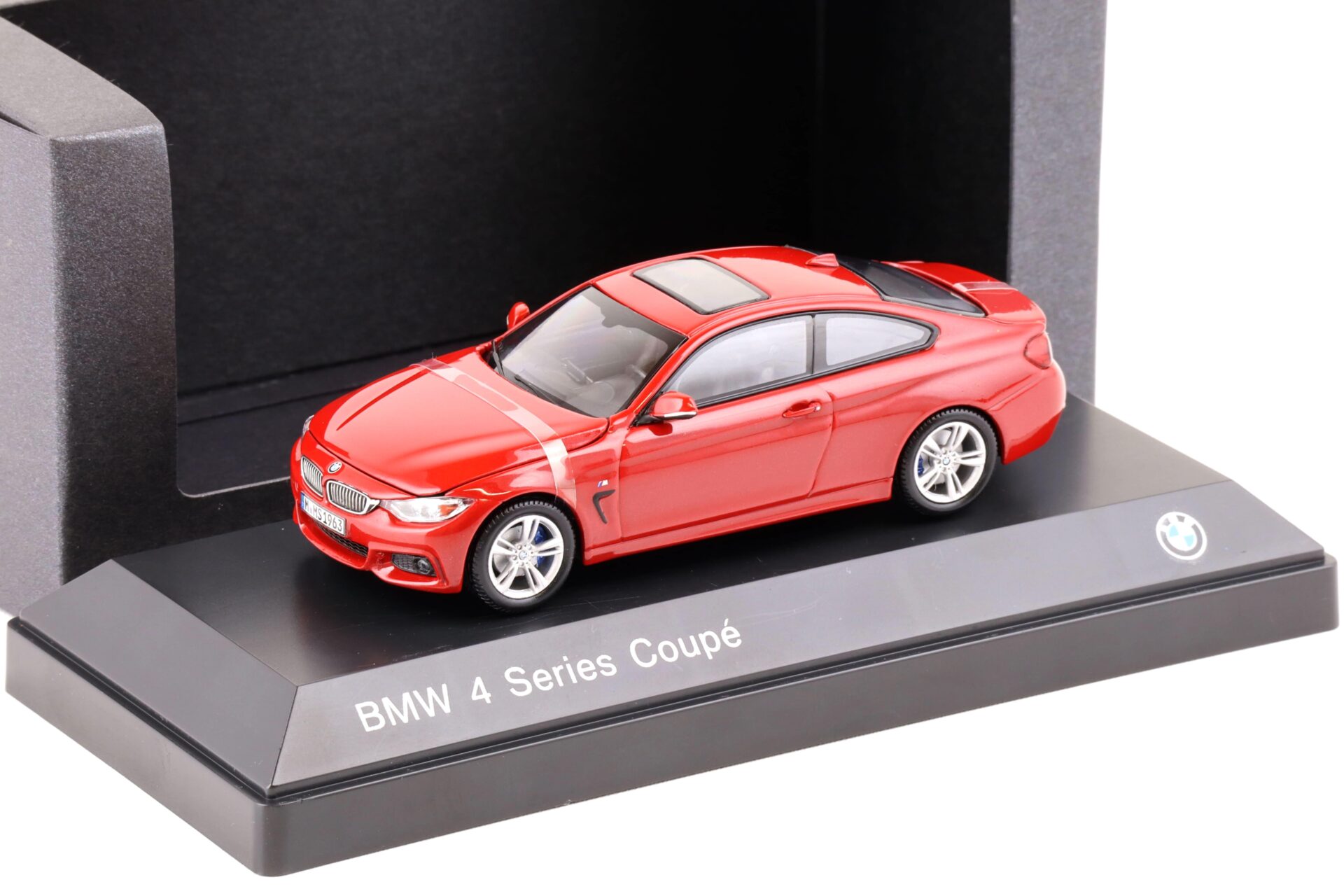 1:43 iScale BMW 4er 435i Coupe Melbourne red DEALER VERSION