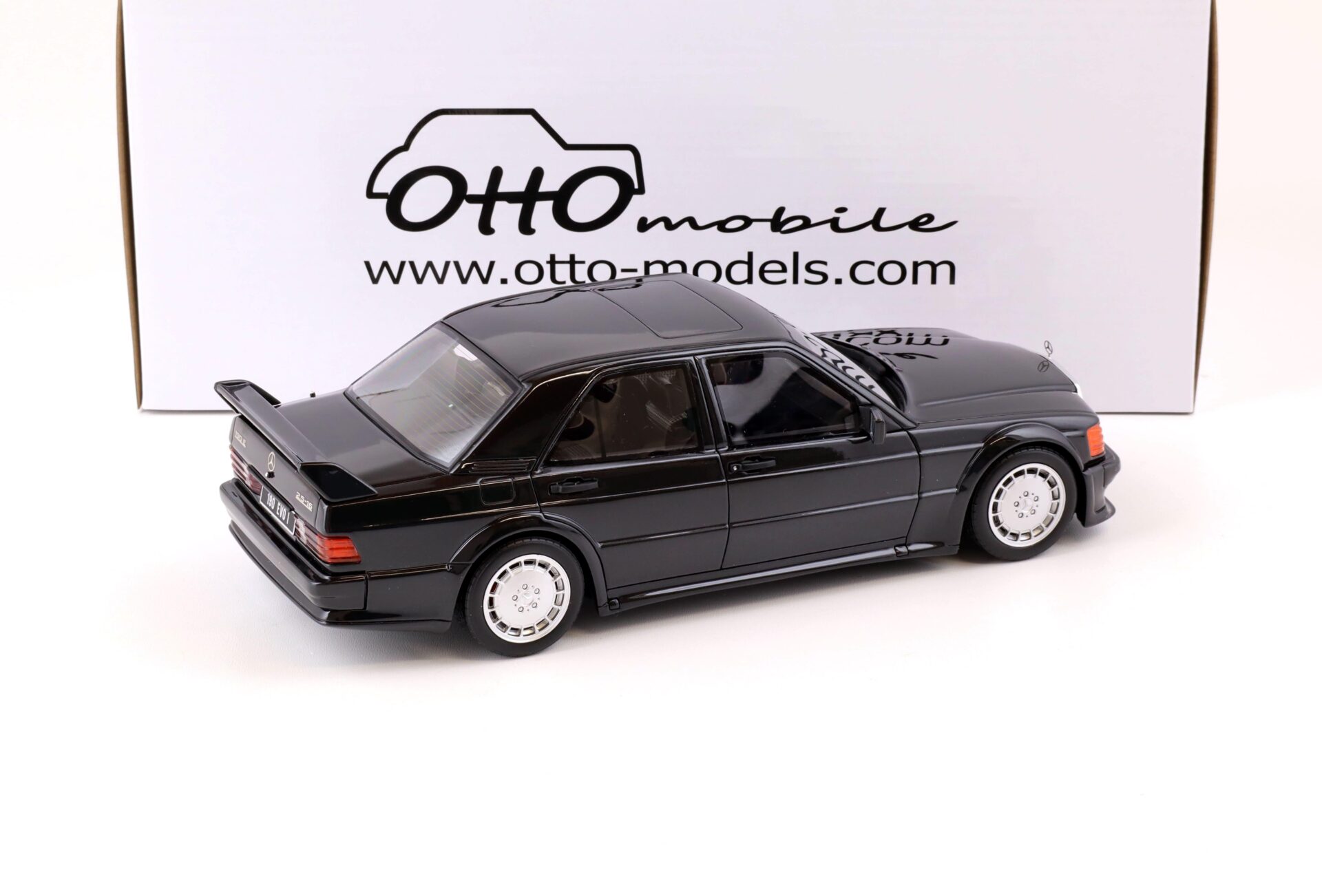 1:18 OTTO mobile OT151 Mercedes-Benz 190E 2.5-16 EVO I 1989 black