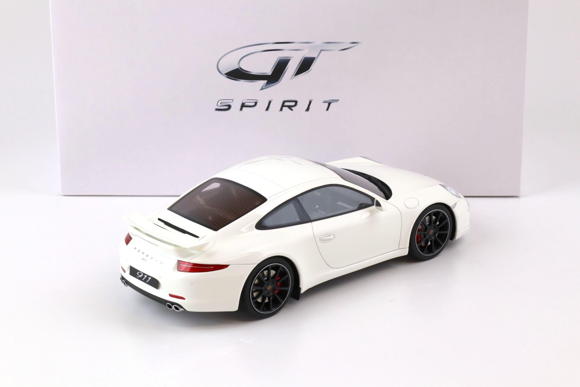 1:18 GT Spirit GT022B Porsche 911 (991) Carrera S Aerokit 2012 white