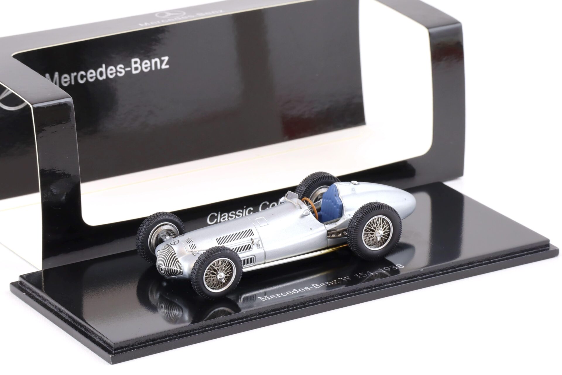 ID 74406 orig.jpg 1:43 Spark Mercedes W154 Silberpfeil silver 1938 DEALER VERSION