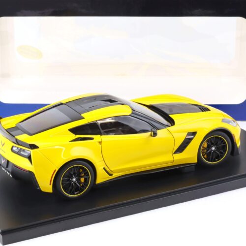 1:18 AUTOart Chevrolet Corvette C7 Z06 C7R Edition Corvette Racing yellow 71260