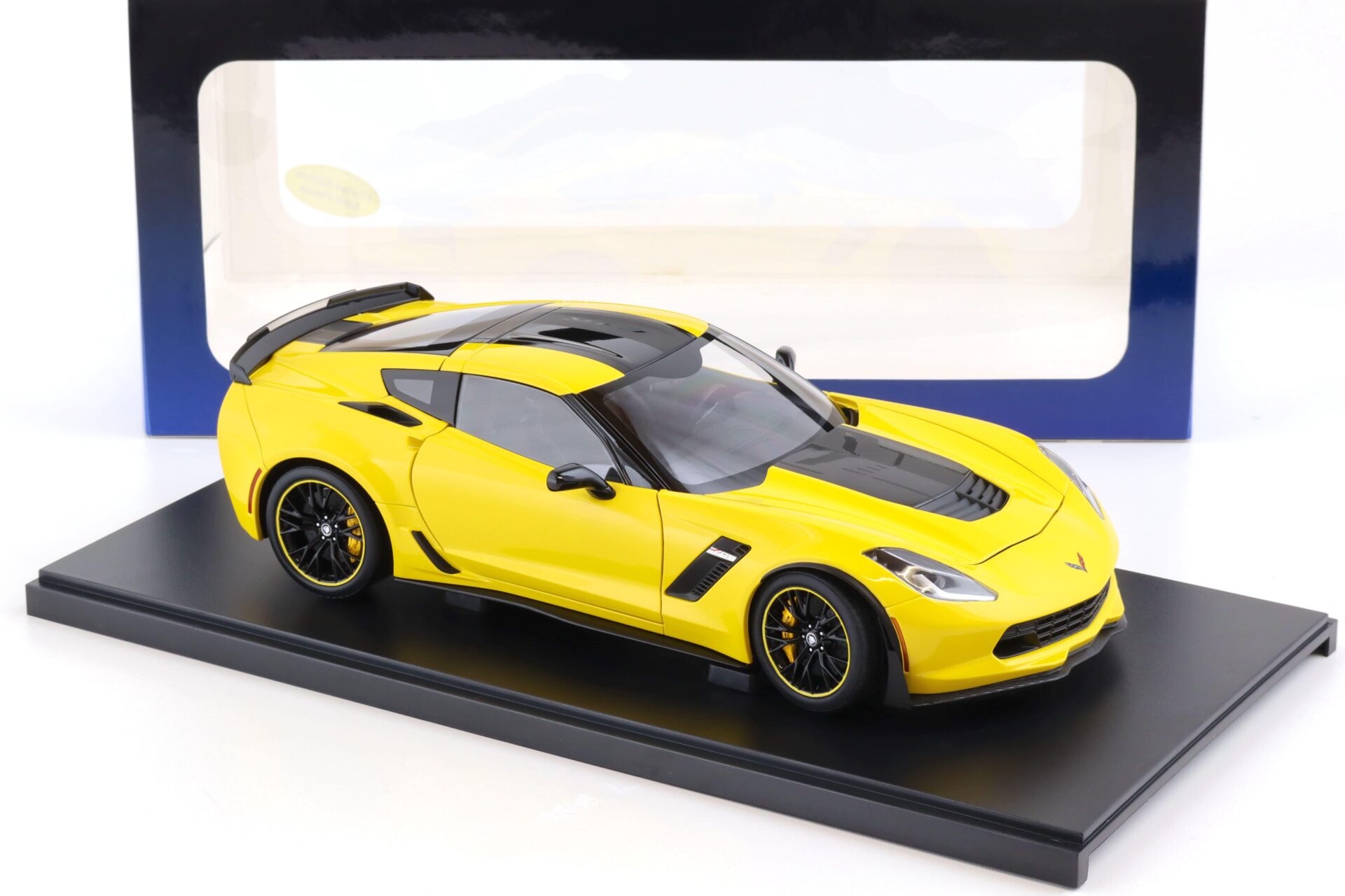 1:18 AUTOart Chevrolet Corvette C7 Z06 C7R Edition Corvette Racing yellow 71260