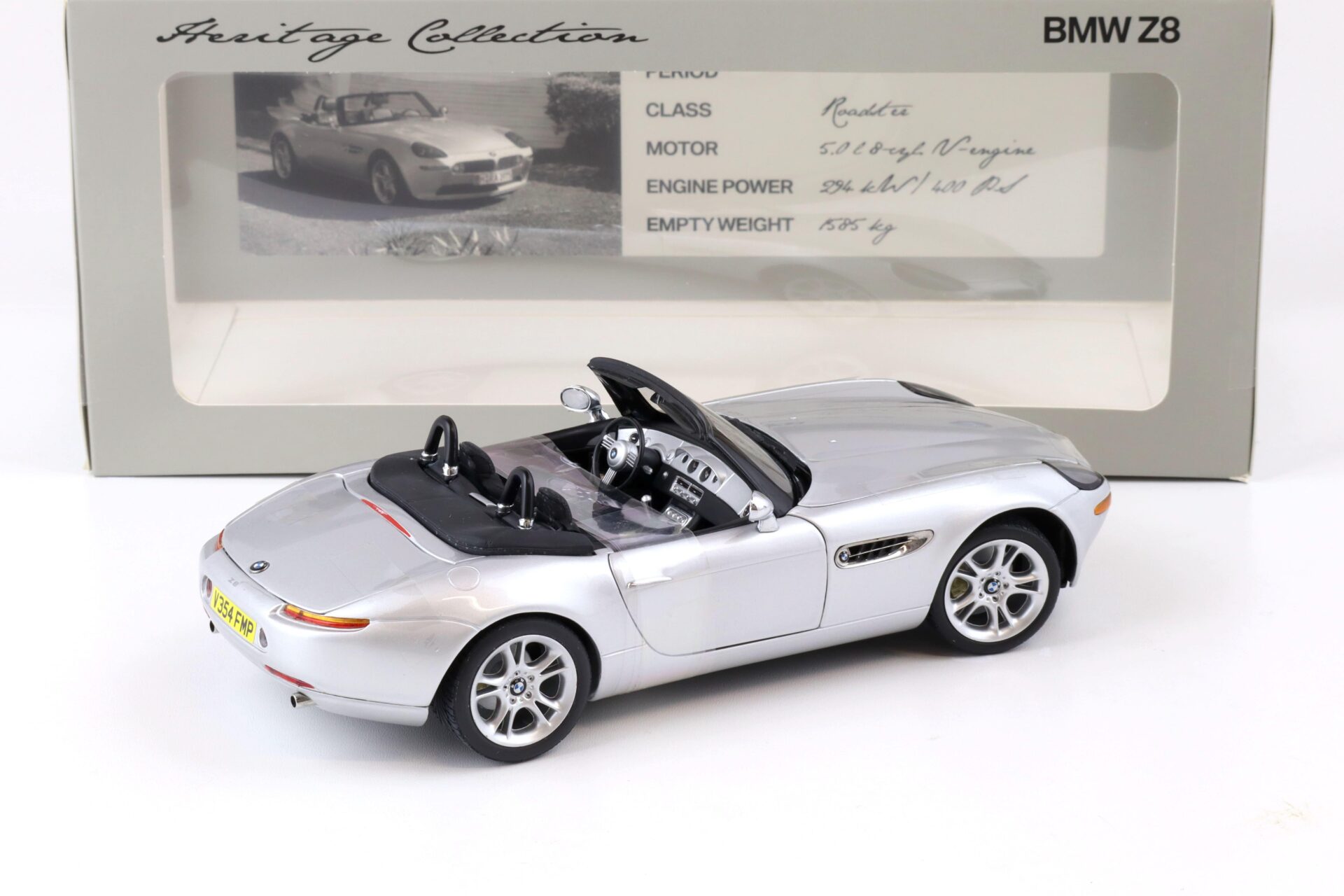 1:18 Kyosho BMW Z8 Roadster silver metallic Heritage Collection DEALER VERSION