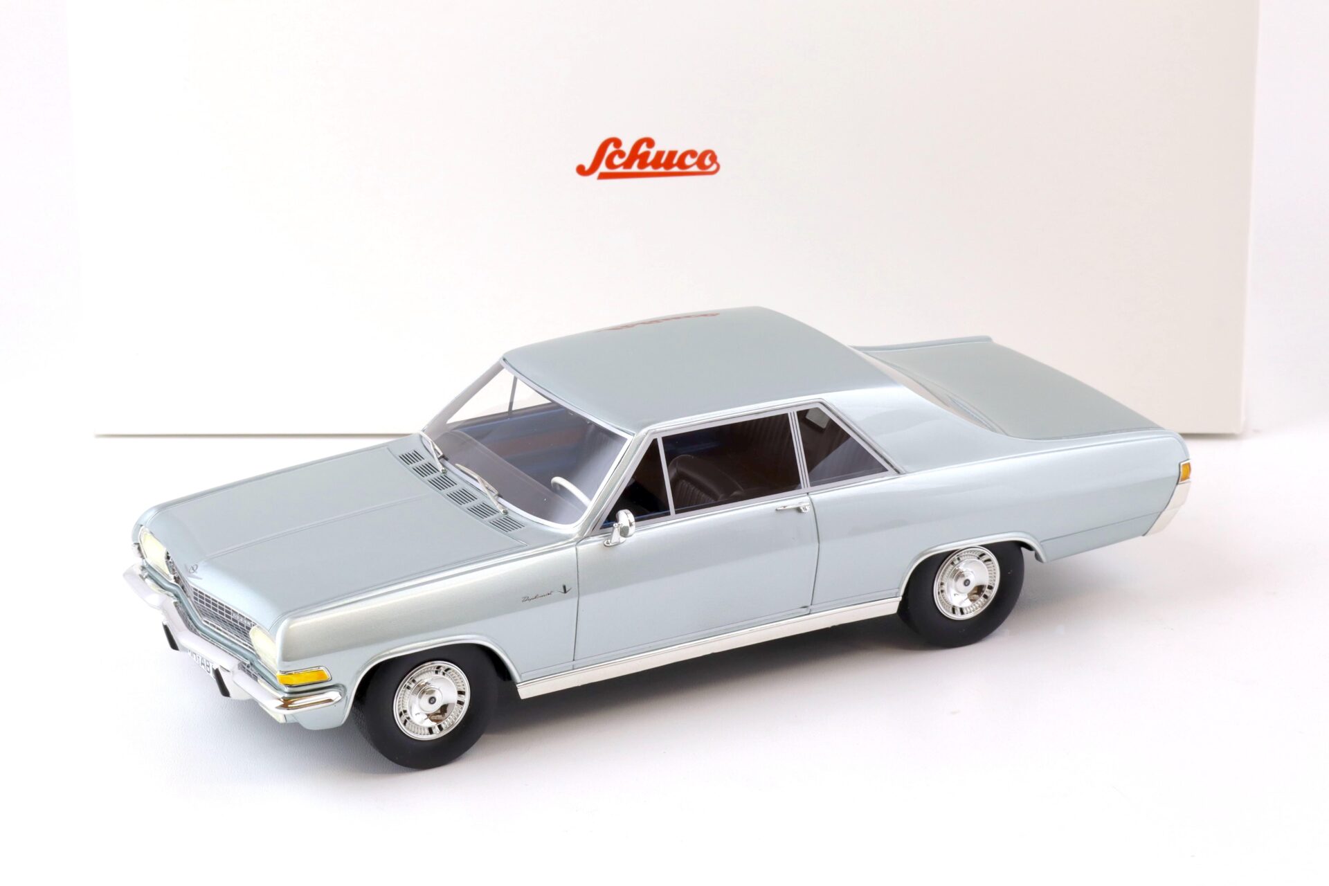 ID 74513 orig.jpg 1:18 Schuco PRO.R18 Opel Diplomat A Coupe silver metallic
