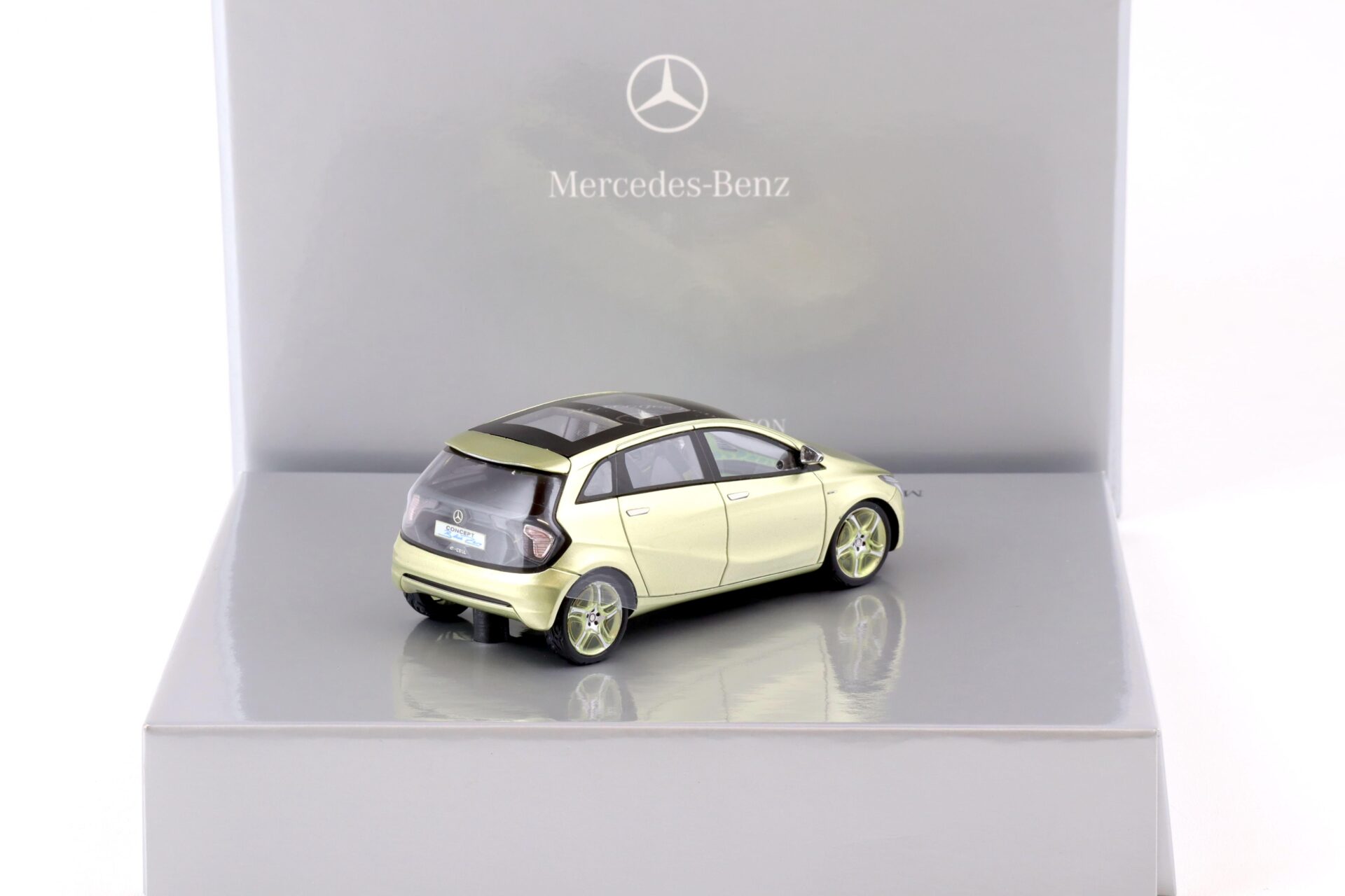 1:43 Spark Mercedes Concept BlueZERO E-CELL Heliodur green DEALER VERSION