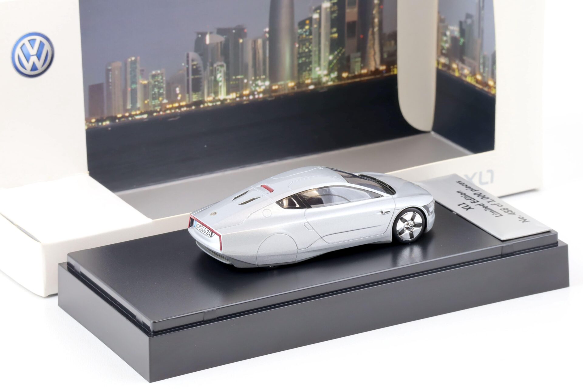 1:43 Spark VW XL1 Plug-in-Hybrid Concept Car silver DEALER VERSION