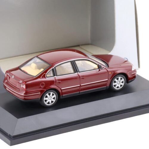 1:43 Schuco VW Passat V6 Limousine B5 dark red DEALER VERSION