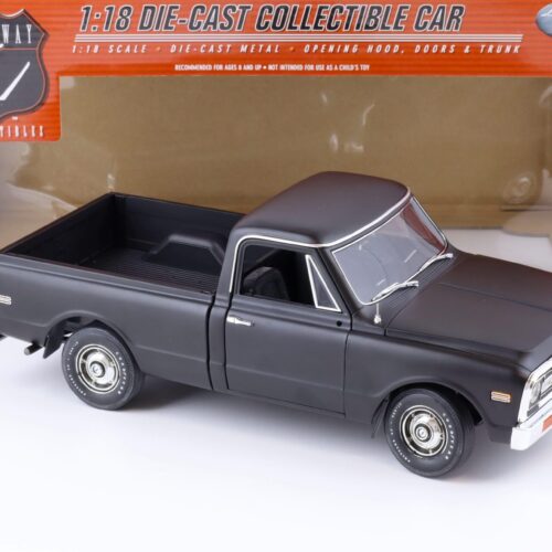 1:18 Highway61 Chevrolet Fleetside Pickup matt black 50878