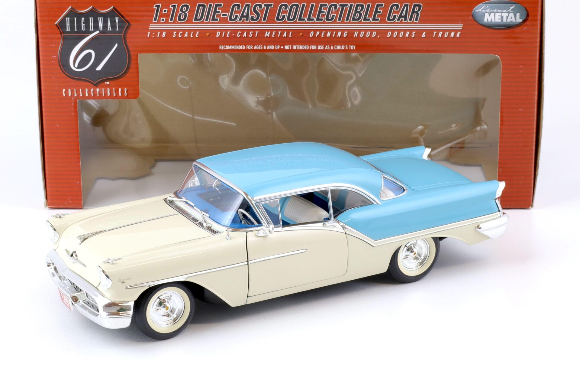 ID 74690 orig.jpg 1:18 Highway61 Oldsmobile Super 88 light blue/ white 1957