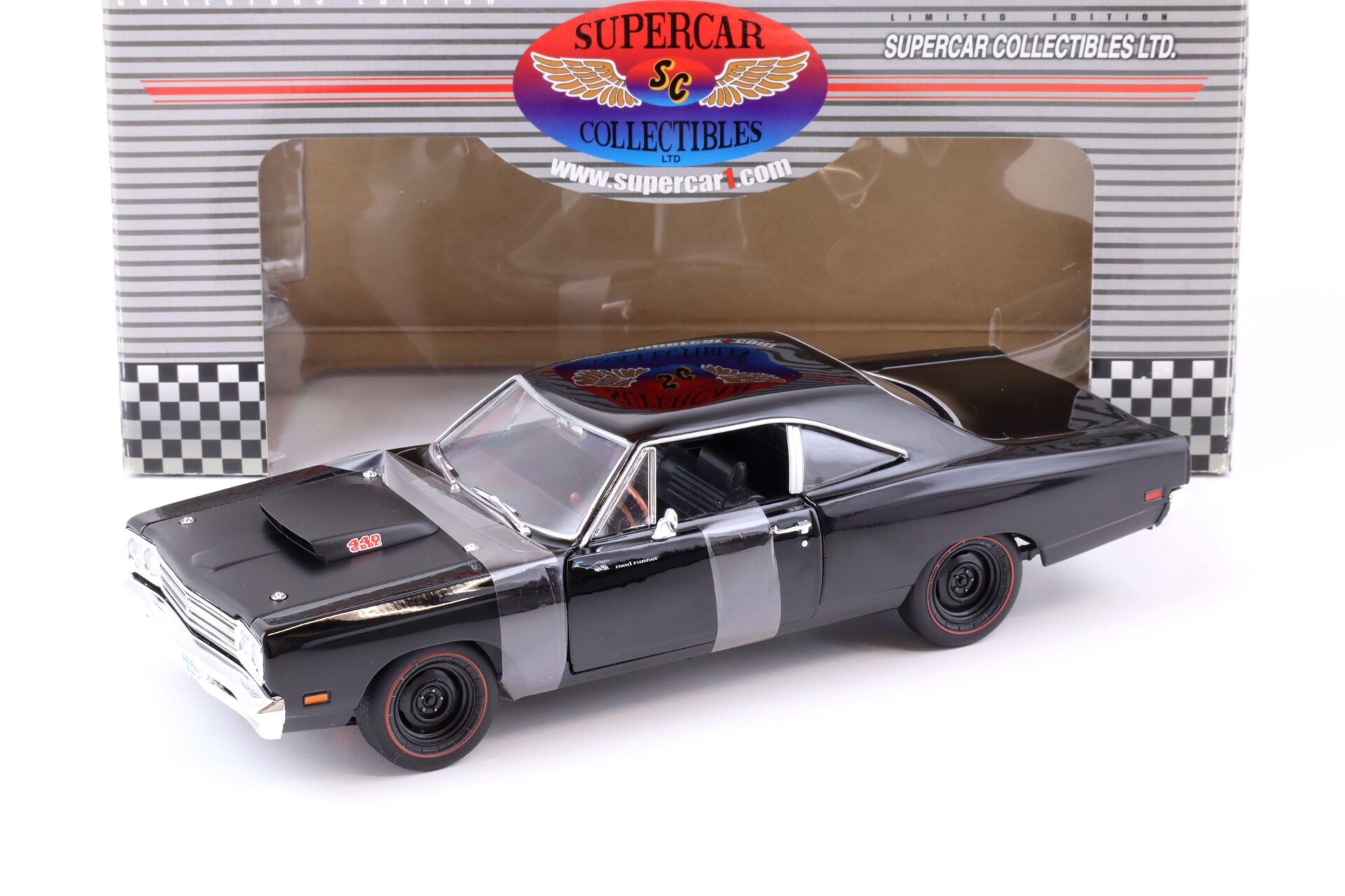 ID 74720 orig 1.jpg 1:18 ERTL Supercar Collectibles 1969 1/2 Plymouth Roadrunner 440 6BBL black