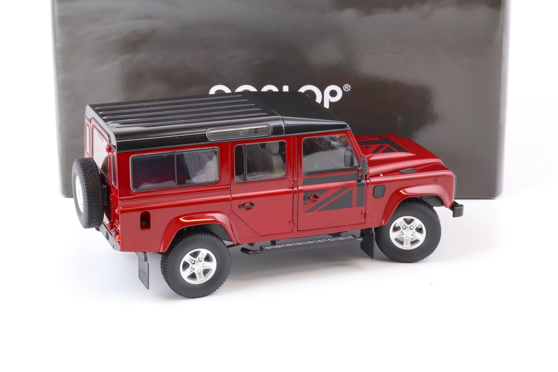 1:18 Dorlop Century Land Rover Defender 110 LHD firenze red metallic
