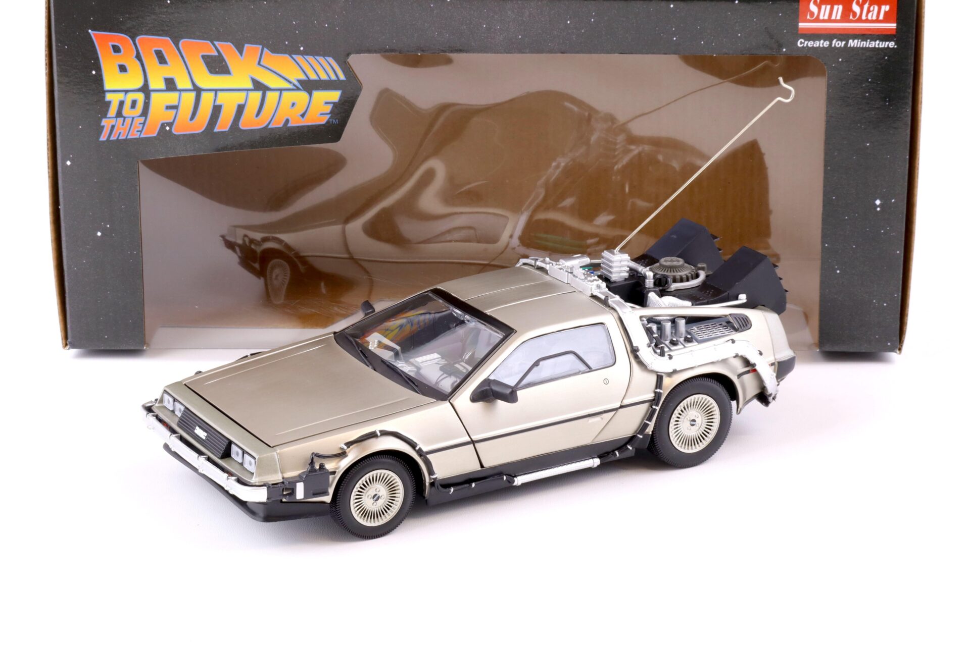 ID 74955 orig.jpg 1:18 Sun Star 1983 Delorean DMC-12 Time Machine Back to the Future 1