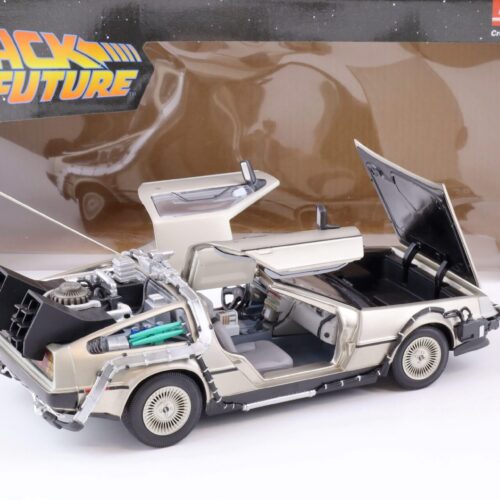 1:18 Sun Star 1983 Delorean DMC-12 Time Machine Back to the Future 1