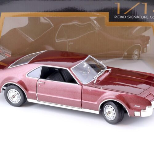 1:18 Road Signature 1966 Oldsmobile Tornado burgundy metallic