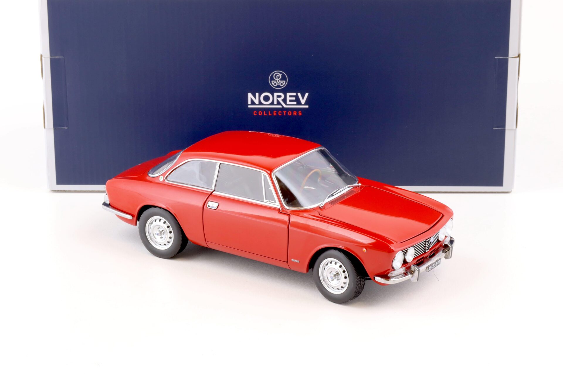 1:18 Norev Alfa Romeo 2000 GTV Coupe 1973 red Limited 1000 pcs.