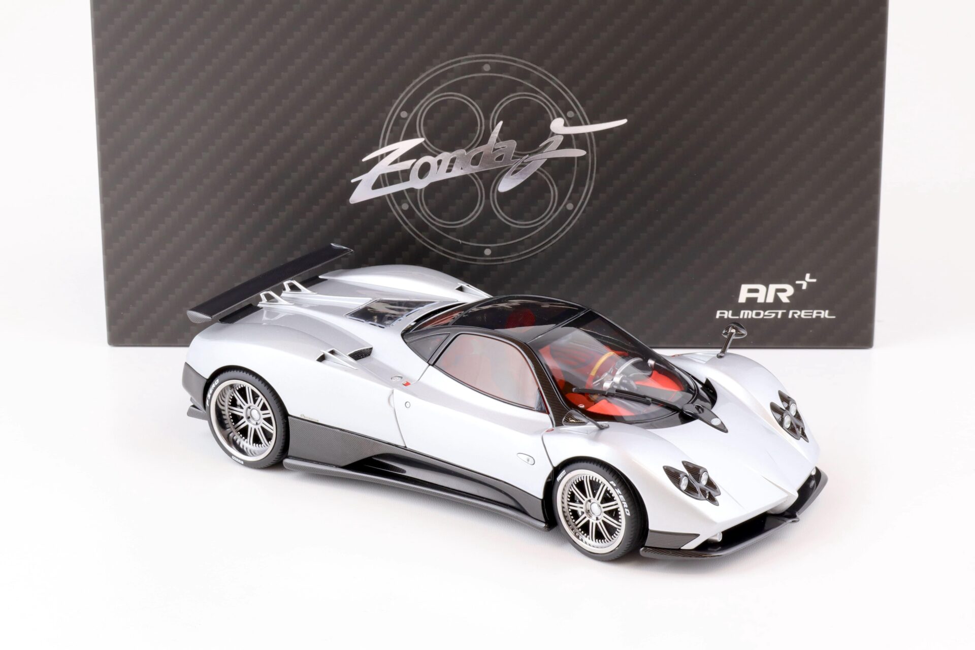 1:18 Almost Real Pagani Zonda F 2005 Grigio Mercurio silver