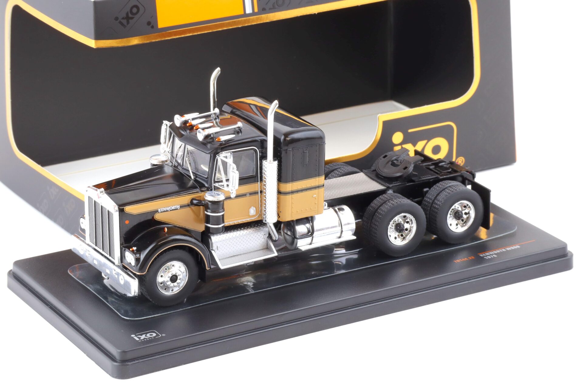 ID 75086 orig 1.jpg 1:43 IXO Kenworth W900 black 1976 Truck Smokey and Bandit