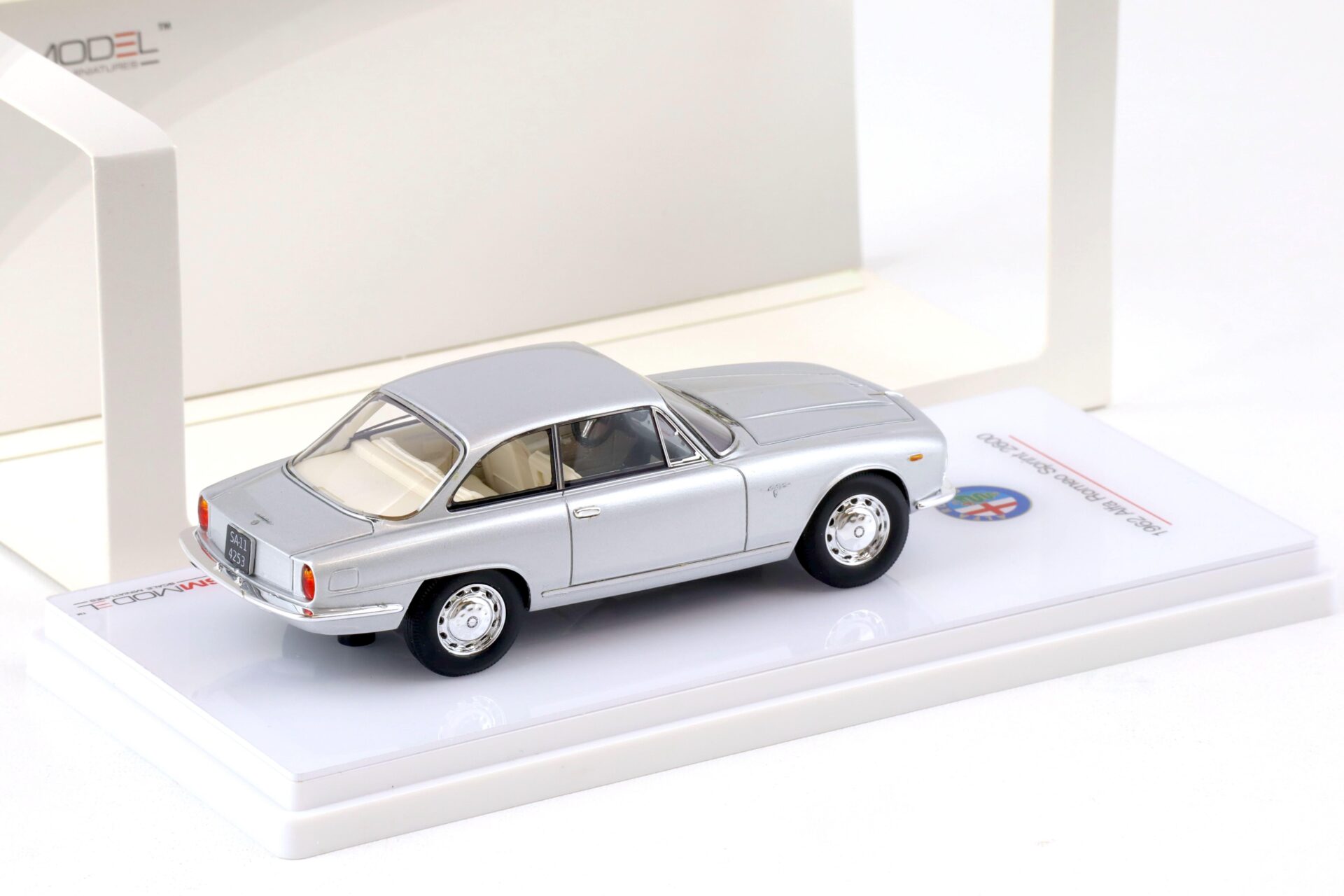 1:43 TSM 1962 Alfa Romeo Sprint 2600 light silver TSM164393