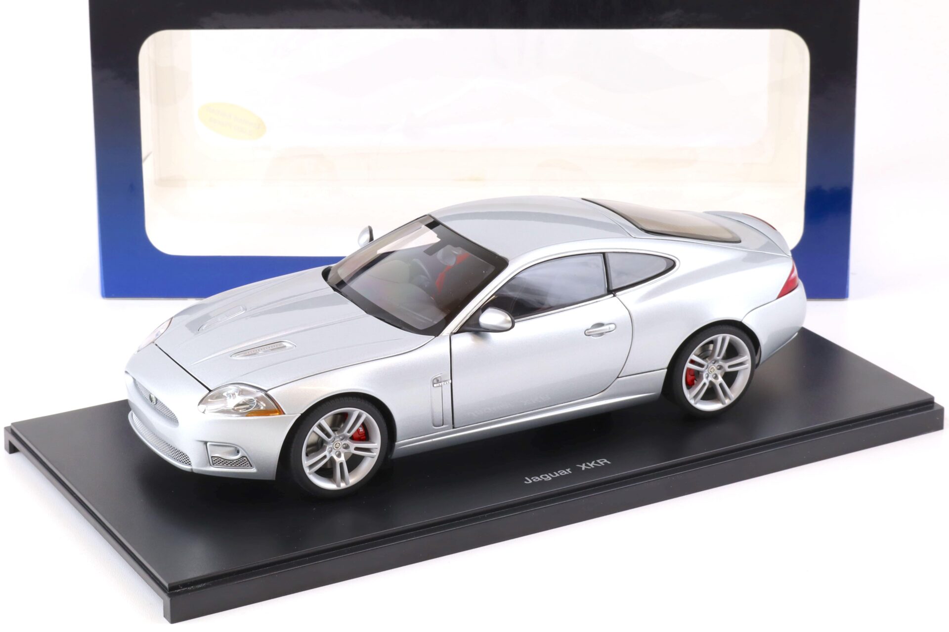 1:18 AUTOart Jaguar XKR Coupe Liquid silver 73633