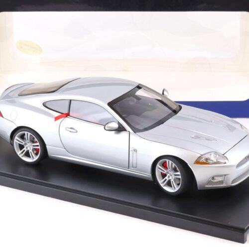 1:18 AUTOart Jaguar XKR Coupe Liquid silver 73633