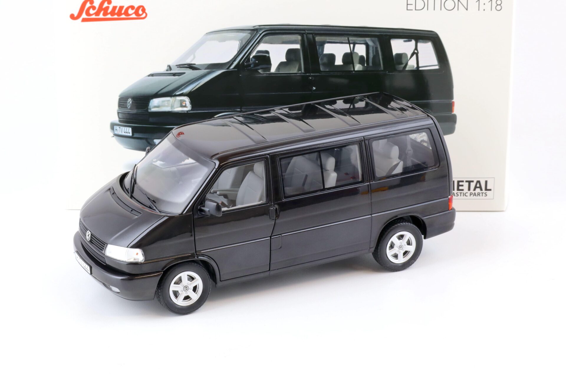 ID 75264 orig.jpg 1:18 Schuco VW T4b Caravelle Bus black metallic 450041600