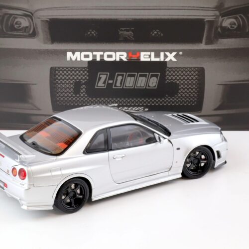 1:18 Motorhelix Nissan Skyline GT-R (R34) Z-Tune Nismo silver + engine M83404