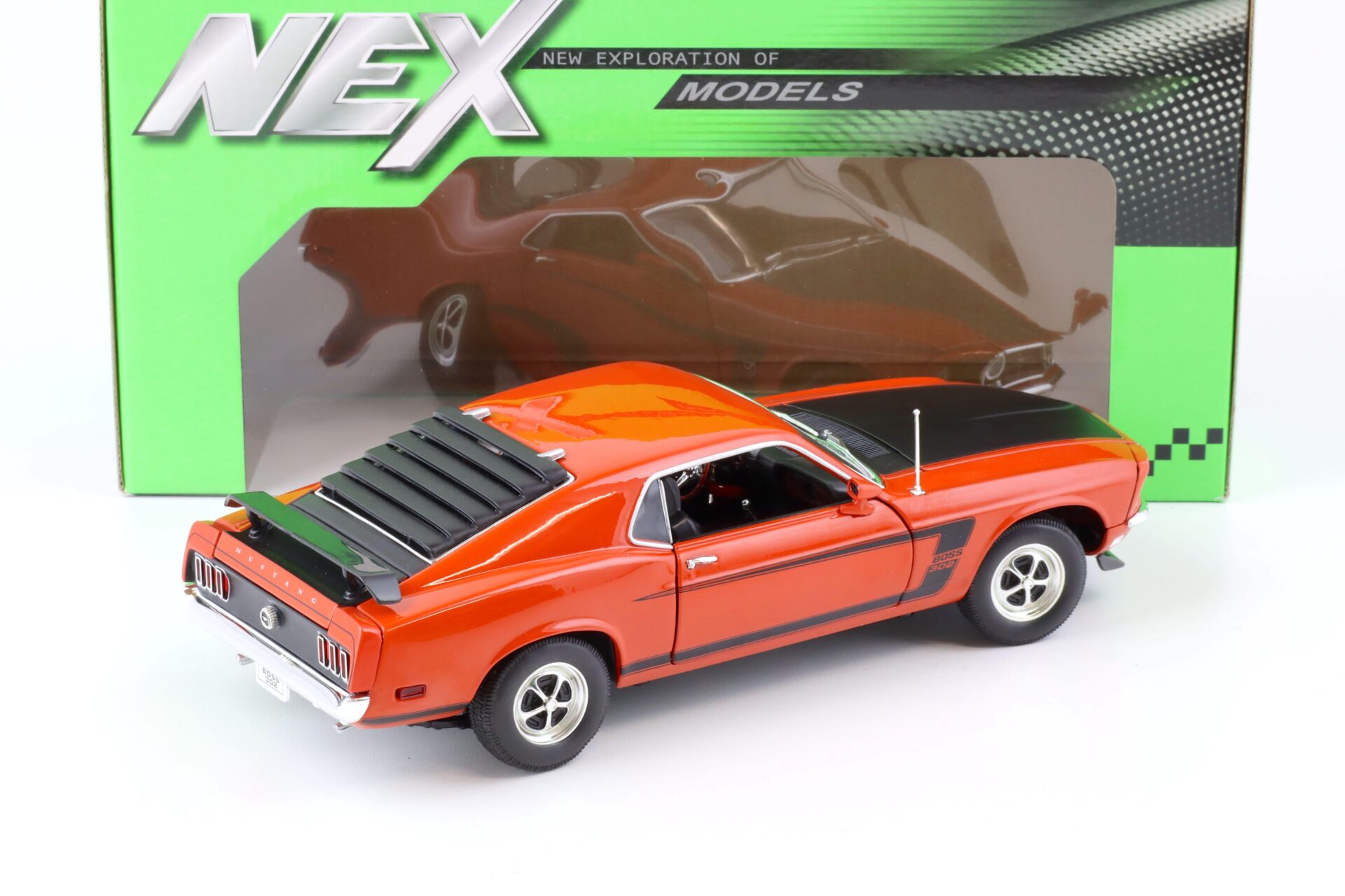 1:18 Welly NEX 1969 Ford Mustang Boss 302 Coupe red