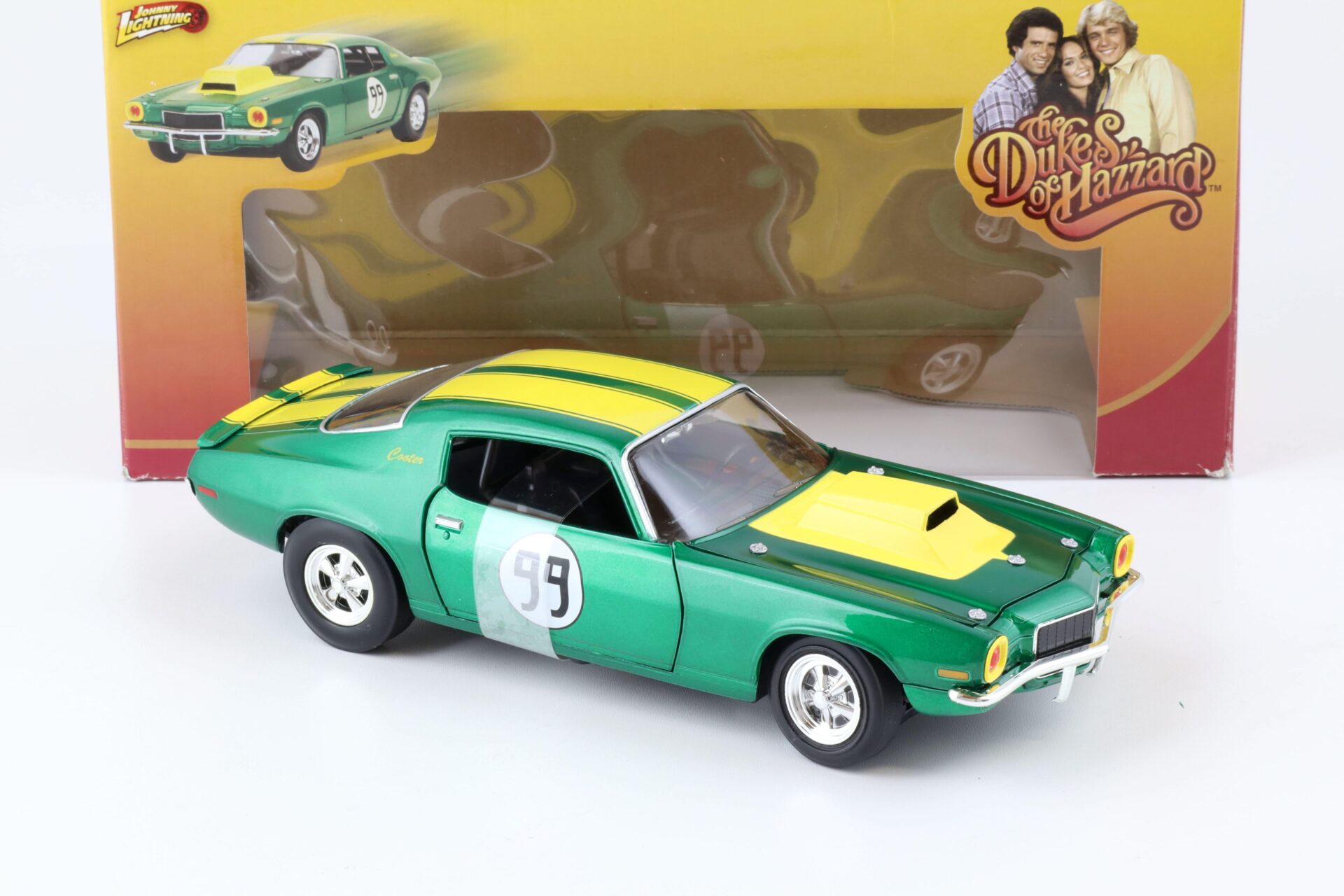 1:18 Johnny Lightning CooterÂ´s Chevrolet Camaro green/ yellow The Dukes of Hazzard
