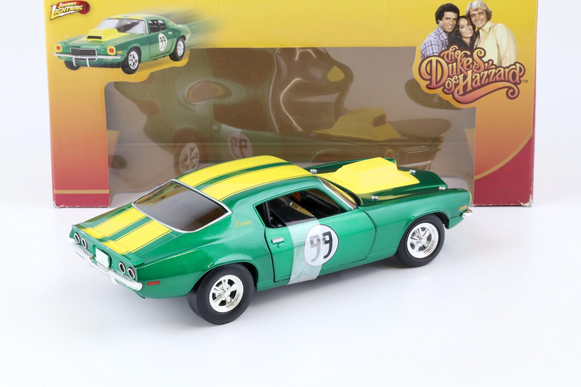 1:18 Johnny Lightning CooterÂ´s Chevrolet Camaro green/ yellow The Dukes of Hazzard