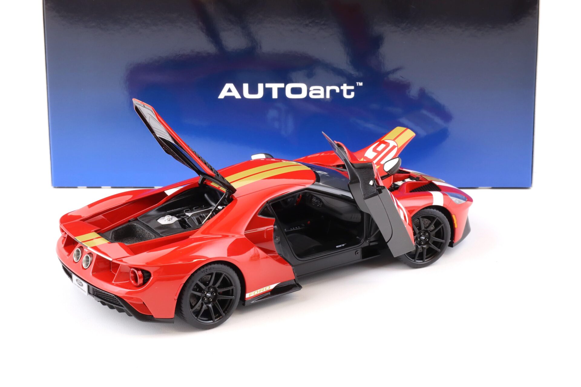 1:18 AUTOart Ford GT 2022 64 Heritage Edition Alan Mann red with gold stripes 72927