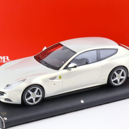 1:18 MR Collection Ferrari FF white/ silver pearl FERR04B