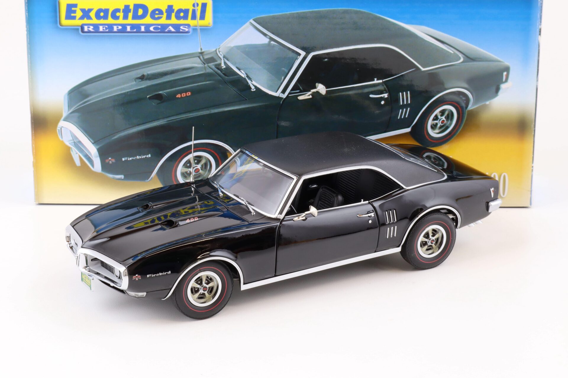 1:18 Exact Detail 1968 Pontiac Firebird 400 Coupe black with vinyl roof