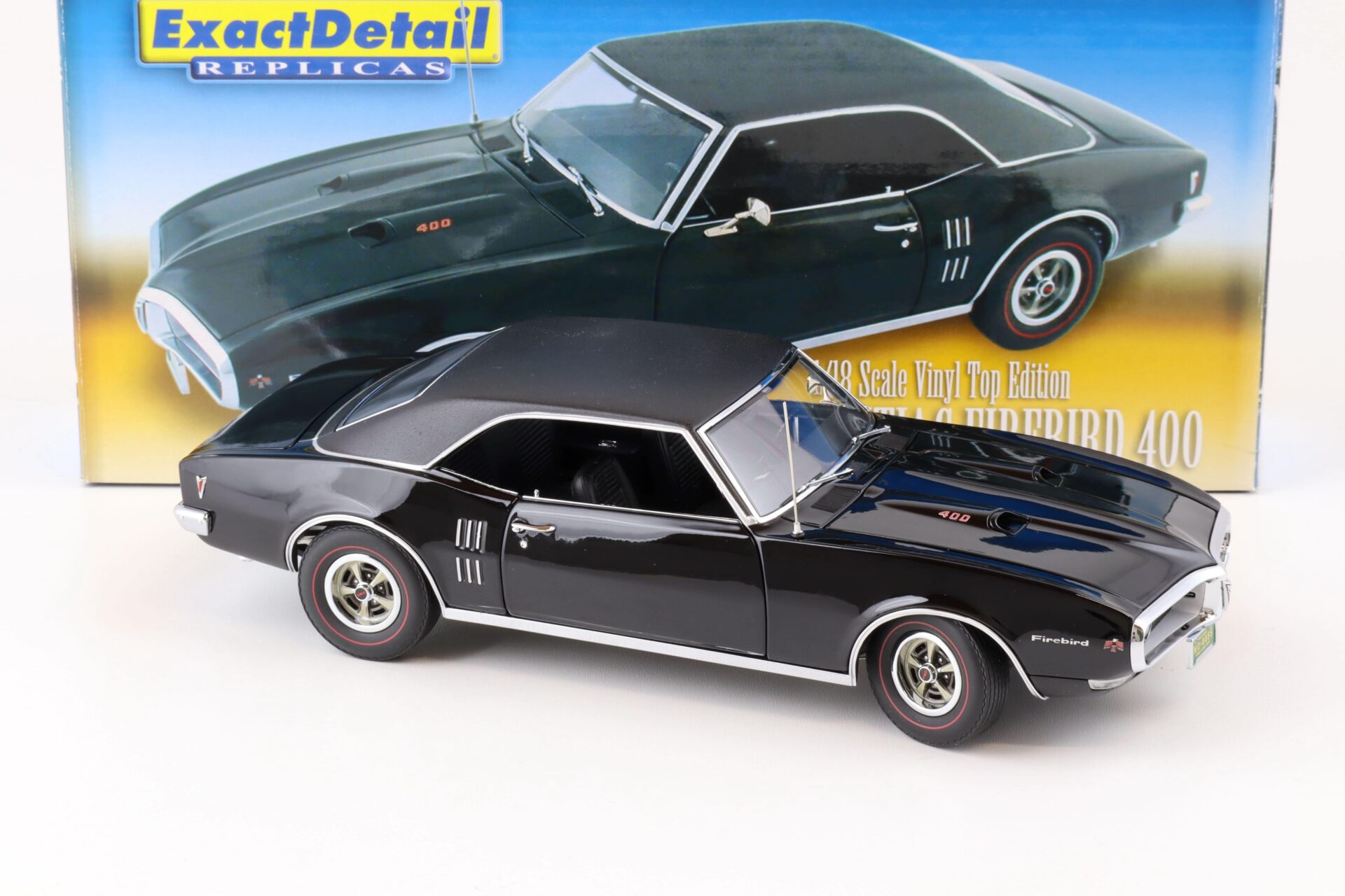 1:18 Exact Detail 1968 Pontiac Firebird 400 Coupe black with vinyl roof