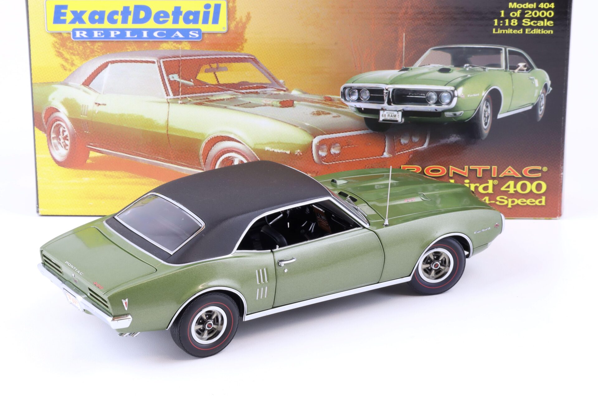 1:18 Exact Detail 1968 Pontiac Firebird 400 Ram Air, 4-Speed green metallic with vinyl roof