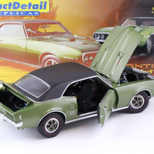 1:18 Exact Detail 1968 Pontiac Firebird 400 Ram Air, 4-Speed green metallic with vinyl roof