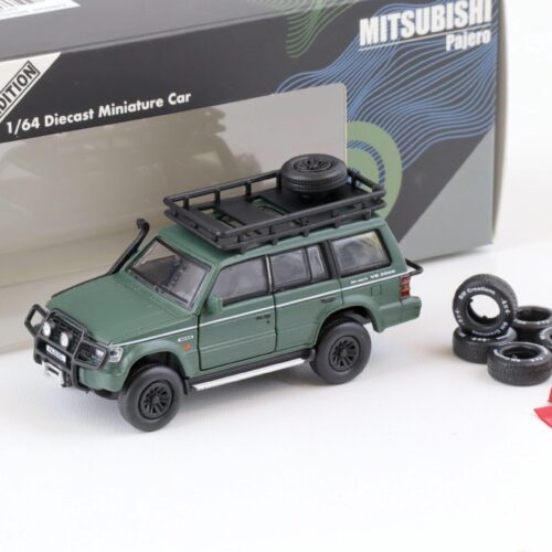 1:64 BMC BM Creations 1996 Mitsubishi Pajero 2nd. Gen. LHD Jungle Pack matt green