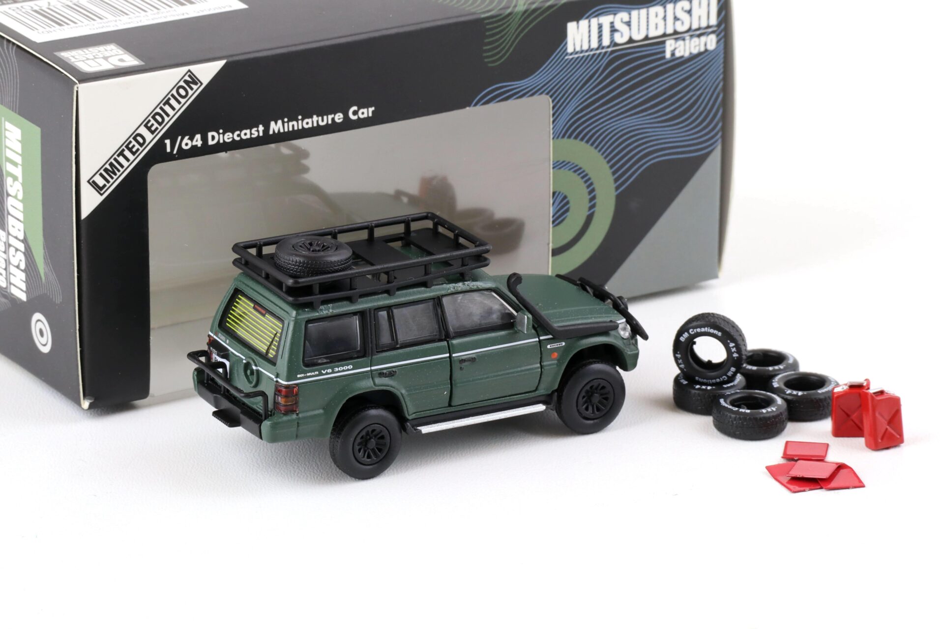 1:64 BMC BM Creations 1996 Mitsubishi Pajero 2nd. Gen. LHD Jungle Pack matt green