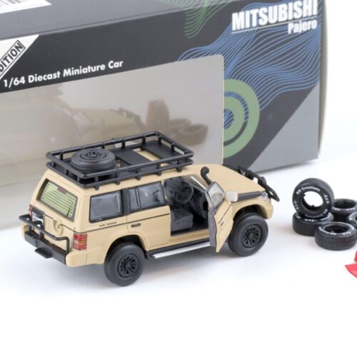 1:64 BMC BM Creations 1996 Mitsubishi Pajero 2nd. Gen. RHD Jungle Pack matt ivory