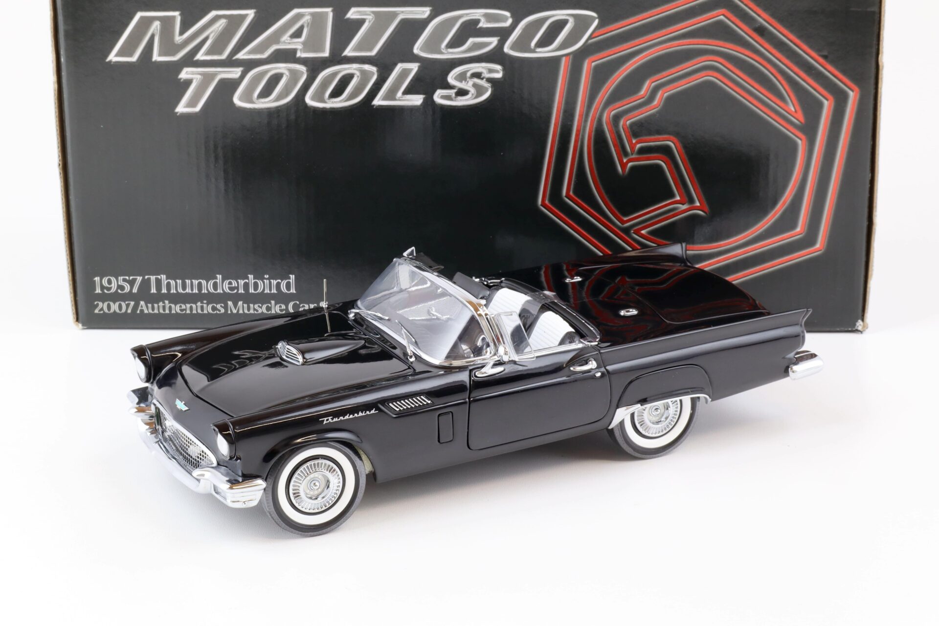 ID 75842 orig 1.jpg 1:18 ERTL RC2 Authentics MATCO TOOLS 1957 Ford Thunderbird black