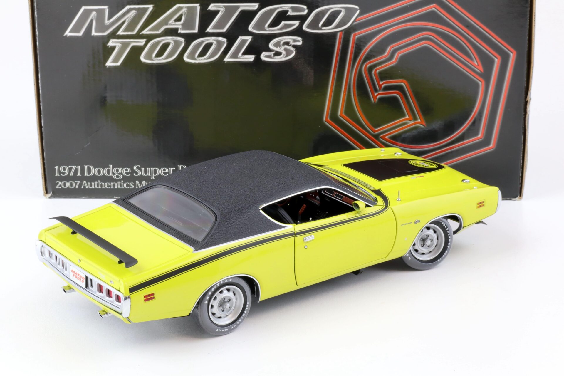 1:18 ERTL RC2 Authentics MATCO TOOLS 1971 Dodge Super Bee yellow