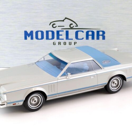 1:18 MCG Lincoln Continental Mark V 1978 silver metallic/ light blue