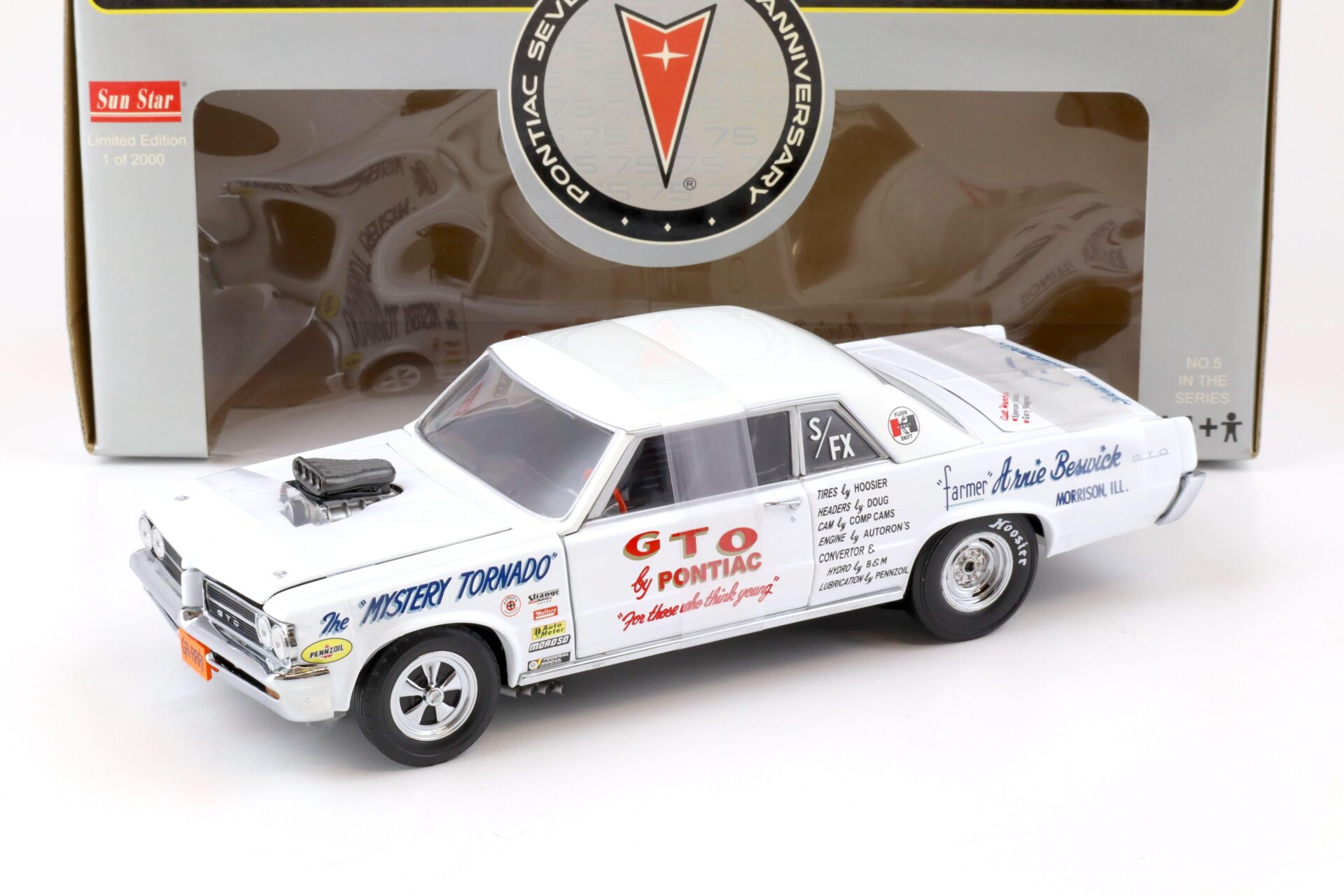 1:18 Sun Star 1964 Pontiac GTO Arnie Farmer BESWICK Mystery Tornado white